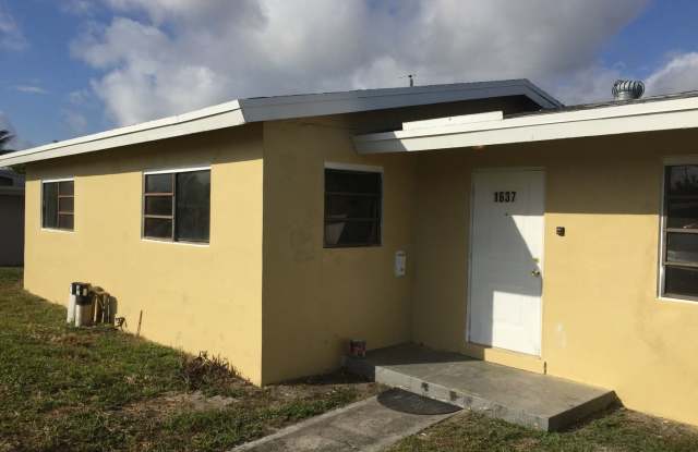 1637 NW 10 AVE - 1637 Northwest 10th Avenue, Fort Lauderdale, FL 33311