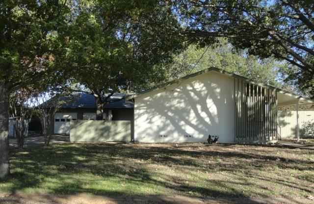 1306 Ector Street - 1306 Ector Street, Denton, TX 76201