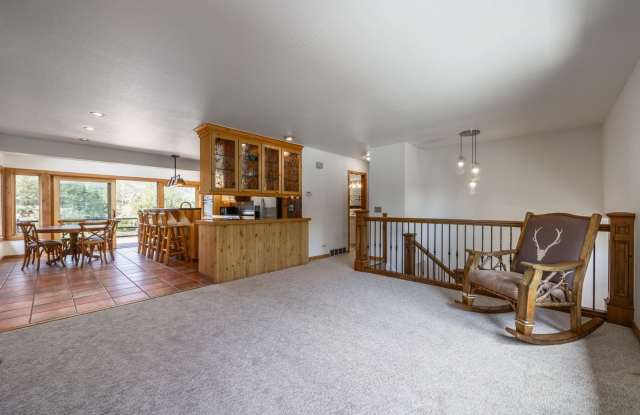 Park Meadows Home with A/C Gallery 4