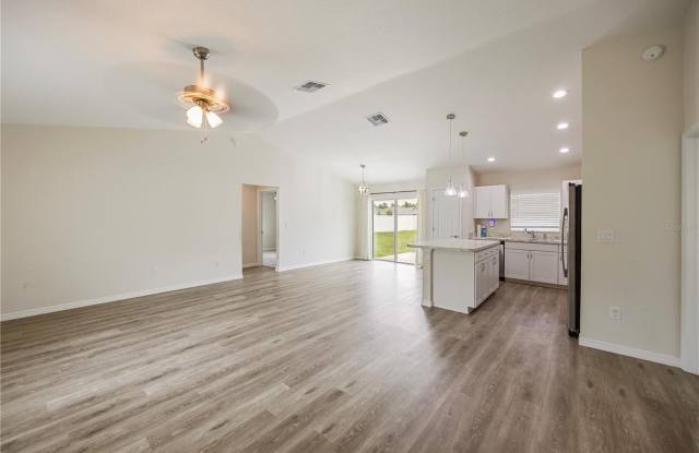 476 MARION OAKS Pass Gallery 4