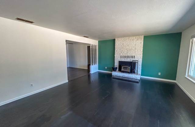 6762 Riverside Dr, Gallery 4