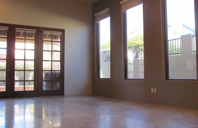 7589 N Viale Di Buona Fortuna Gallery 4