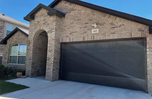 803 Valor Court Gallery 1