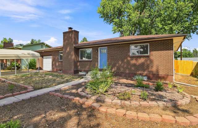 Updated 4bed 3bath with huge yard and garage + carport! photos photos