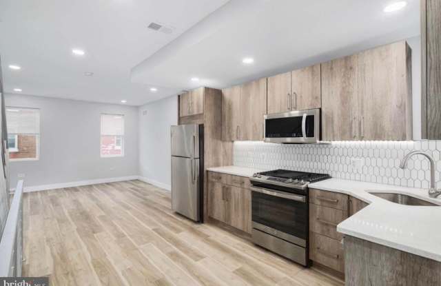 23 E SILVER Street photos photos