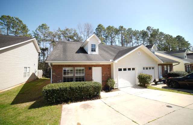 3 bed / 3 bath Townhome with Garage photos photos