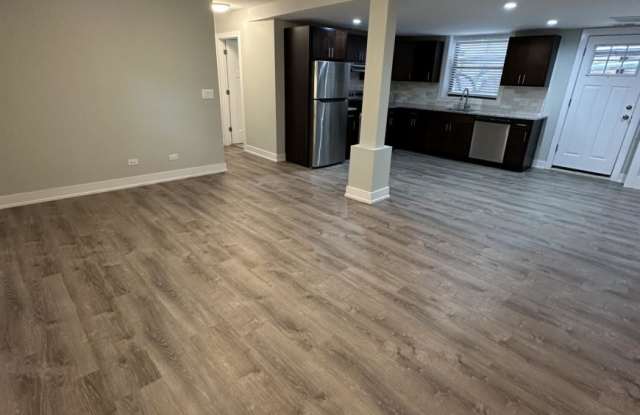 916 Crain St. - 916 Crain Street, Evanston, IL 60202