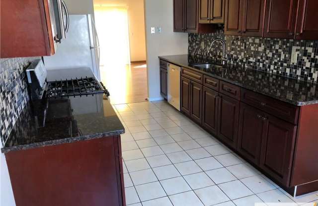 84 Corona Court Gallery 3