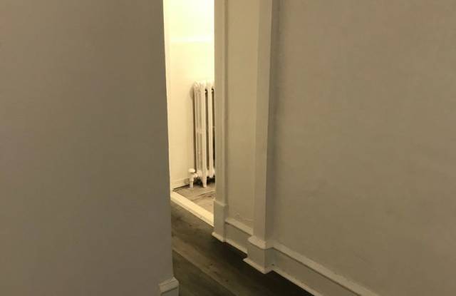 Charming 2BR Duplex in Philadelphia Gallery 4