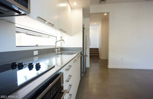 1419 S Kenneth Place Gallery 3