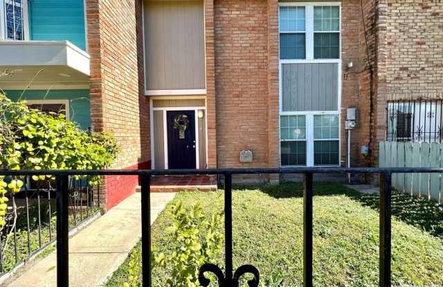 3908 LAS PALMAS CIR. Gallery 3