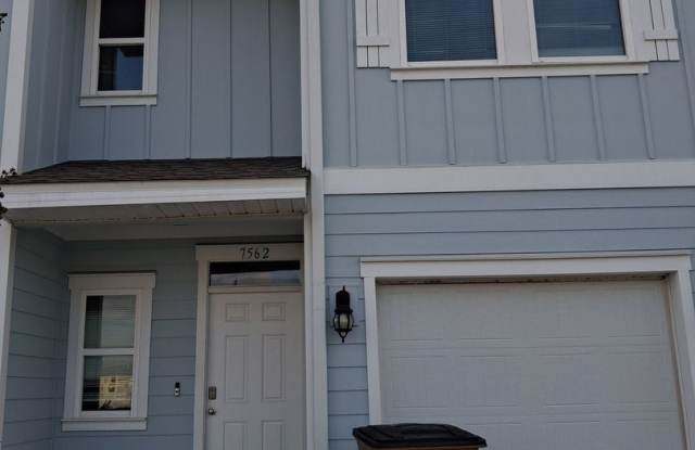 FULLY FURNISHED Hathaway Town-home photos photos