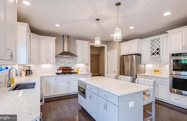 116 MADISON RIDGE Lane Gallery 3