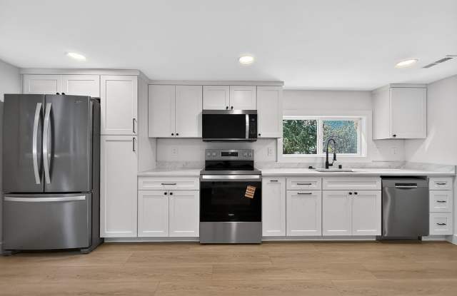 13337 30th Avenue Northeast#B photos photos