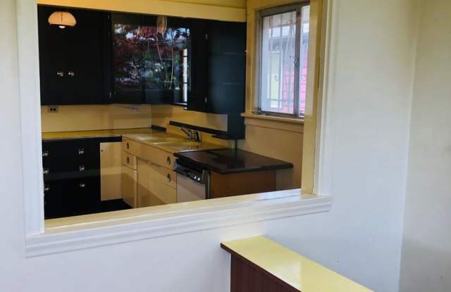 5644 35th Ave SW Gallery 4