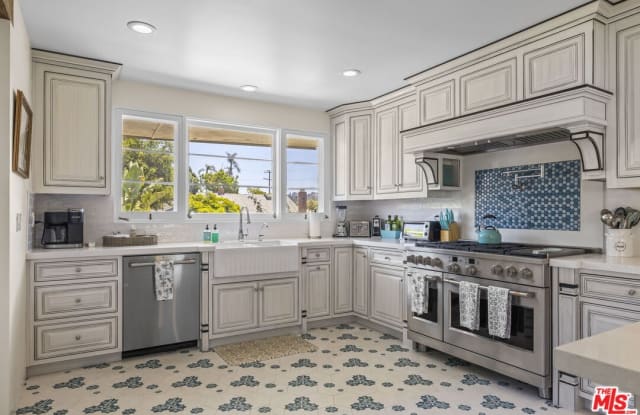 227 W Pedregosa St - 227 West Pedregosa Street, Santa Barbara, CA 93101