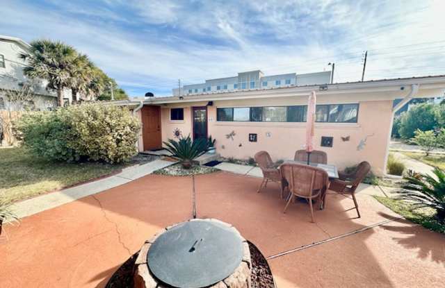 2 bedroom/2 bathroom beach house for rent on Okaloosa Island photos photos