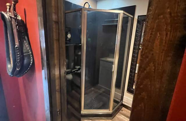 13325 Brush Creek Road Gallery 2