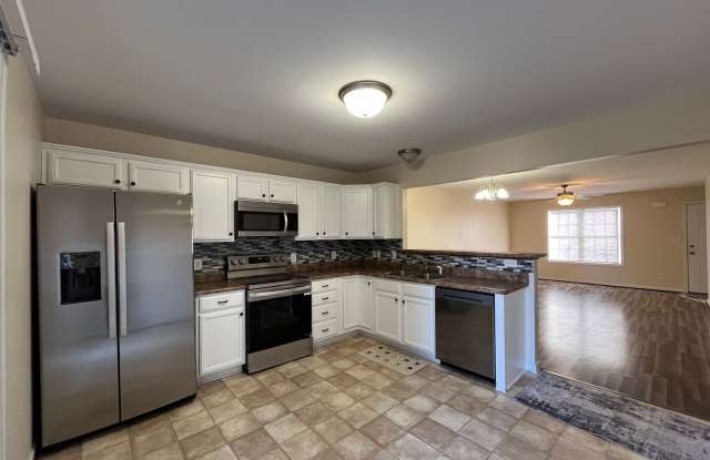 End Unit Townhome with Unfinished Basement Gallery 3