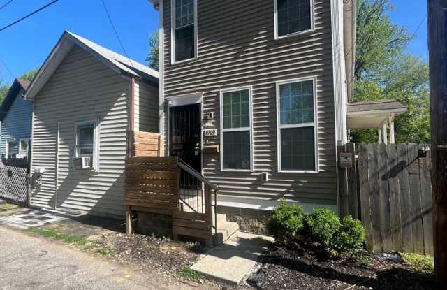 Gorgeous Fully Renovated 4 br/2 bath! photos photos