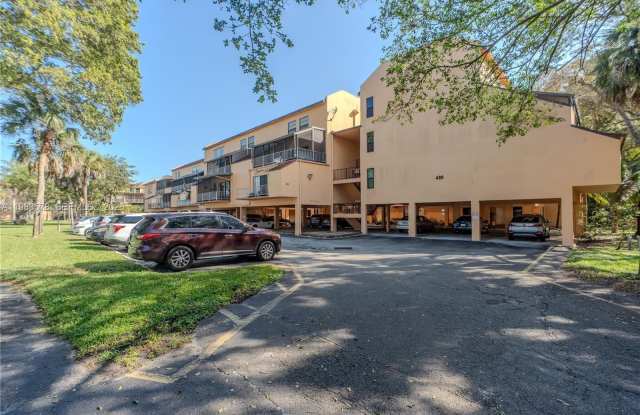 430 Commodore Dr photos photos