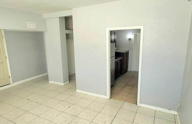 4419 Northwest 17th Avenue photos photos