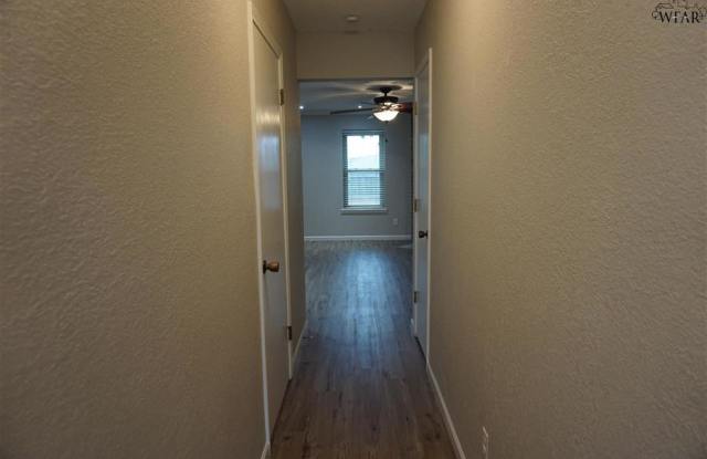 5403 Greentree Ave Gallery 2
