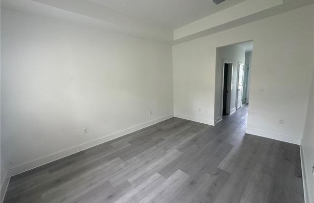 2810 W Huron Lane Gallery 3
