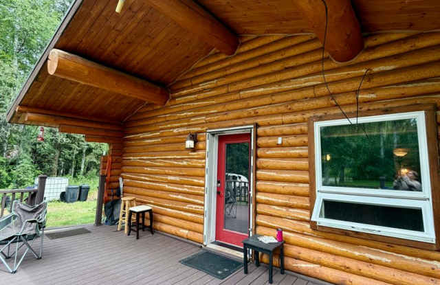 Cozy Cabin-Style Home in North Pole | Heat Included | Dog Friendly! Gallery 3