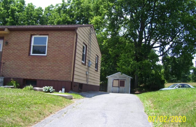 468 MIDDLETOWN ROAD Gallery 2