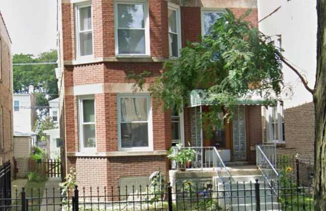 3906 N Sawyer Avenue photos photos