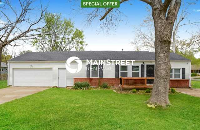12712 10th Street - 12712 10th Street, Grandview, MO 64030
