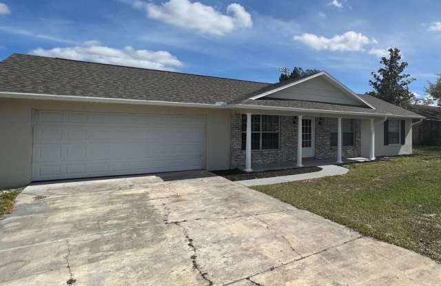 3 Bed / 2 Bath Home In Deltona Available NOW!! photos photos