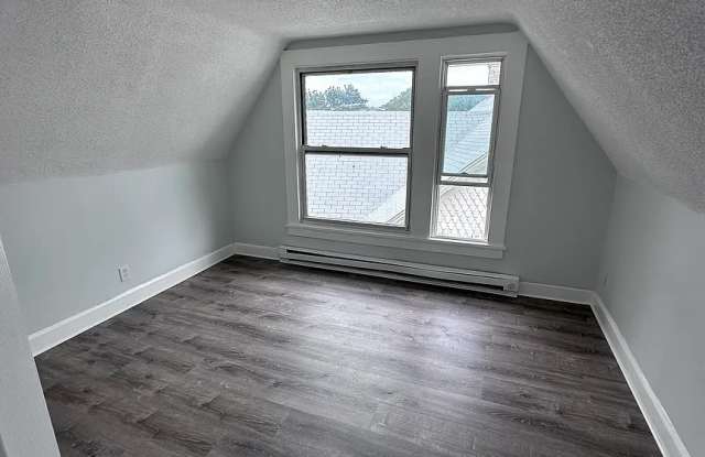 111 Laurel Hill Avenue Gallery 2