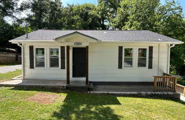 Modern 2BR/1.5BA Property with Renovated Interior and Unique Bonus Spaces photos photos