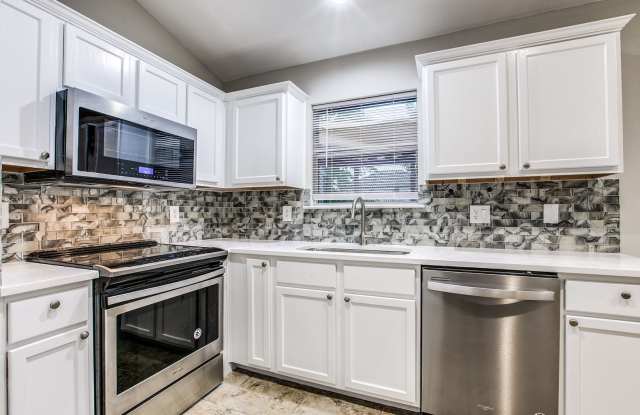 Remodeled single story 4 bedroom - Beautiful - Great Community - 10922 Buckskin Bend, Bexar County, TX 78254