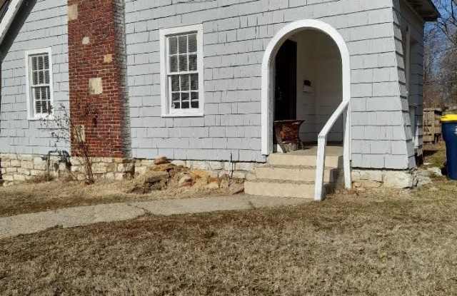 1814 E 68th St photos photos