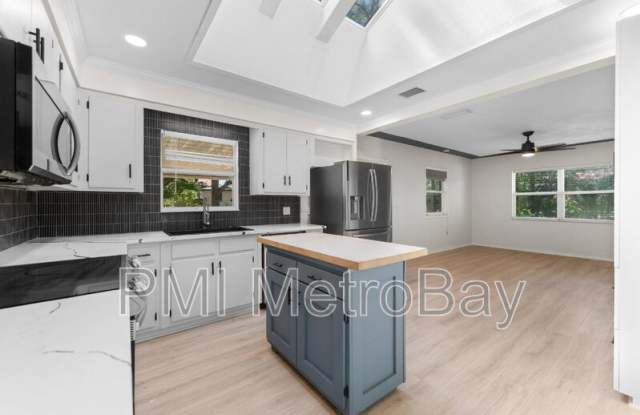4939 Woodland Drive - 4939 Woodland Drive, Bay Pines, FL 33708