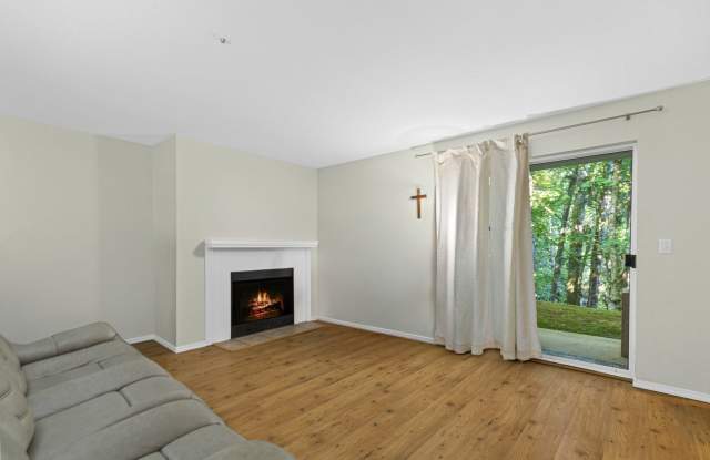[OWNER] - 19230 Forest Park Dr NE Gallery 4