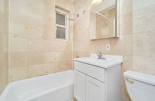 190 W 10TH ST. Gallery 4