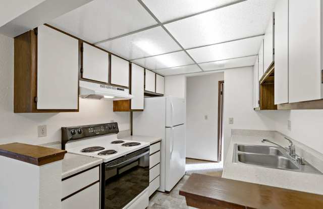 Prime 2 Bedroom Location: Quiet Living Near Middle & High Schools Gallery 2