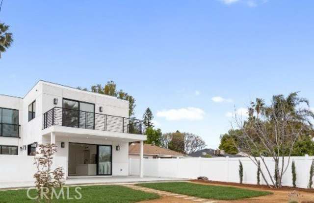 6830 N Lubao Avenue photos photos