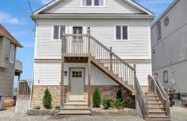 18 Harborside Drive E photos photos