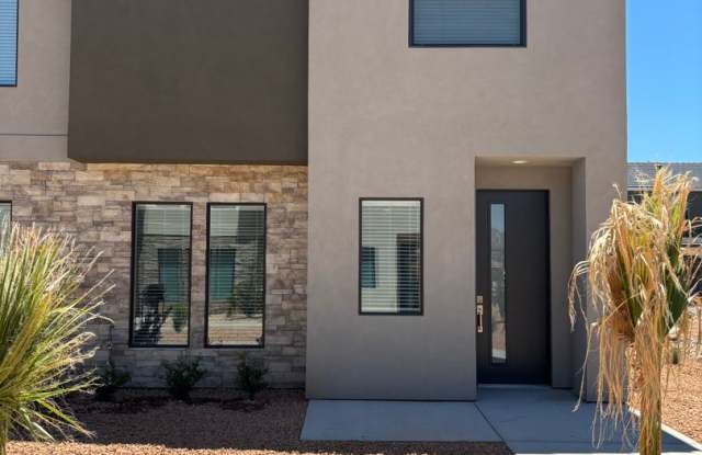 WOODLAND ESTATES: Townhome - Excellent Location! photos photos