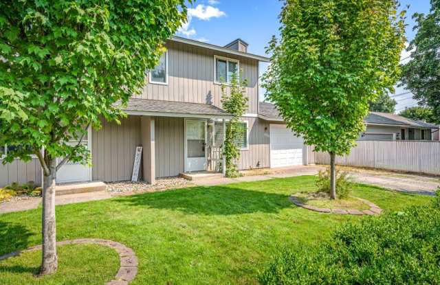 2 bed 1.5 bath Central CDA townhome Gallery 3
