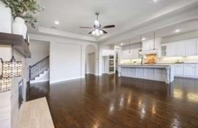 1336 Grassland Gallery 3