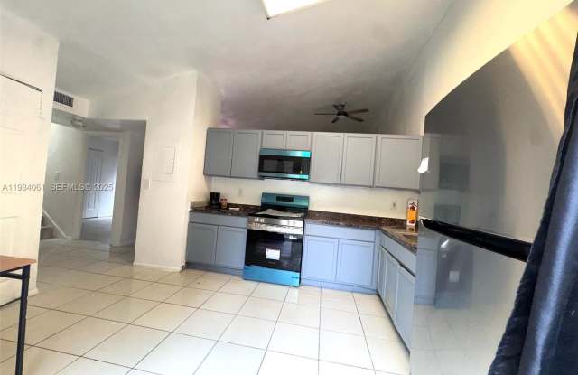 4634 NW 185th St photos photos