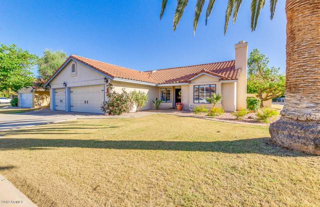 1301 E SAND DOLLAR Court - 1301 East Sand Dollar Circle, Gilbert, AZ 85234