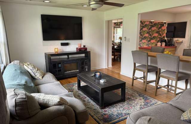 842 Regency Court Gallery 3