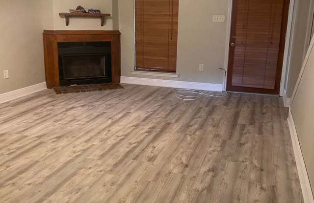 MAISON ROUGE TOWNHOMES 2BR/2.5BT OFF COURSEY BLVD. photos photos